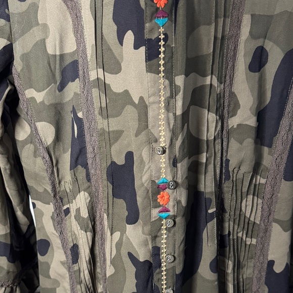 Camo Floral Embroidered Long Women’s Duster - Picture 2 of 6